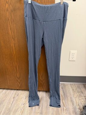 Free Fly Apparel Women's Leggings in Slate Blue